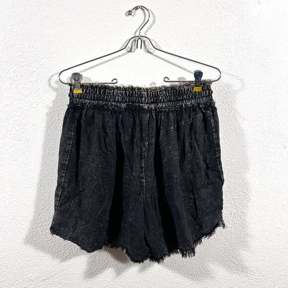 Zenana Mineral Frayed Hem Washed Shorts distressed black size L - Picture 3 of 8